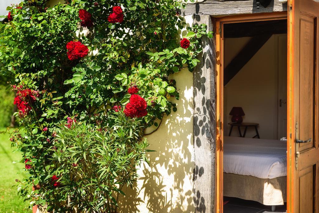 Masoe Des Chatards Bed & Breakfast Neuilly-le-Real Exterior photo